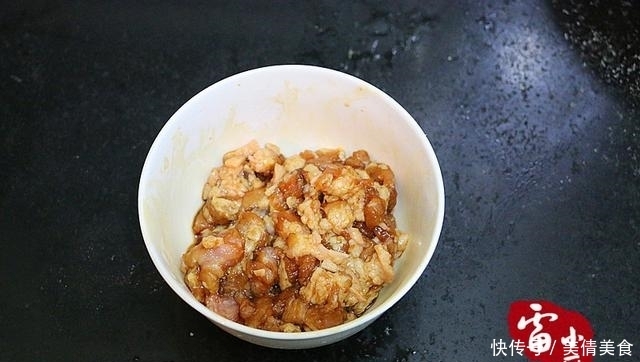 为什么你炒的蒜苔不入味,因为少了这一步!