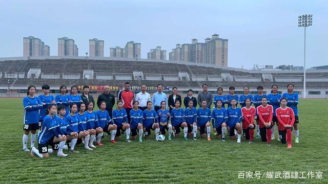 武汉体院|女乙终章广西平果呗侬半主力出阵2-1绝杀琼中女足夺冠创造历史