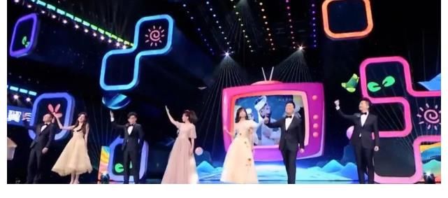 李思思|《央young之夏》：央视主持人“神仙打架”，这是什么宝藏综艺