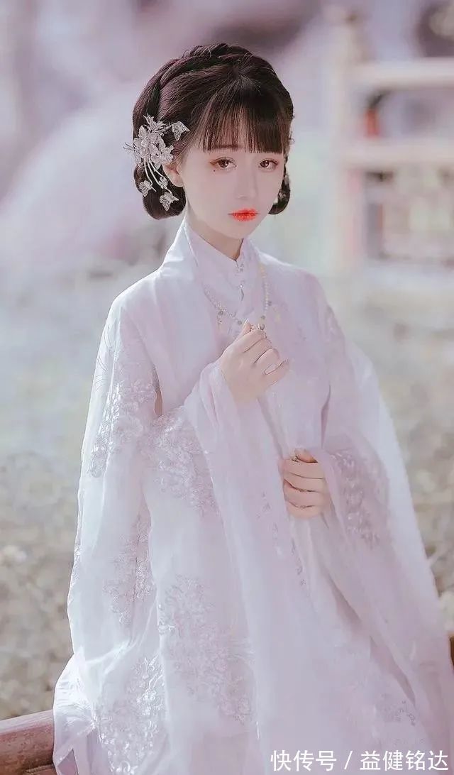 流传&隋炀帝很著名的一首诗,仅有20字流传千古,第1句你值得一读