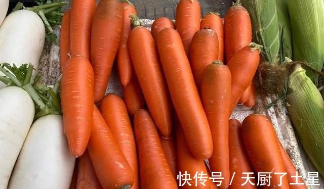胡萝卜“这4种”别买了,菜贩子自己从来不吃,给500元也不要!
