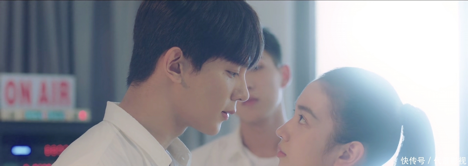 《拜托了班长》首播,夏之光代露娃焉栩嘉互动有趣,让人笑不停!