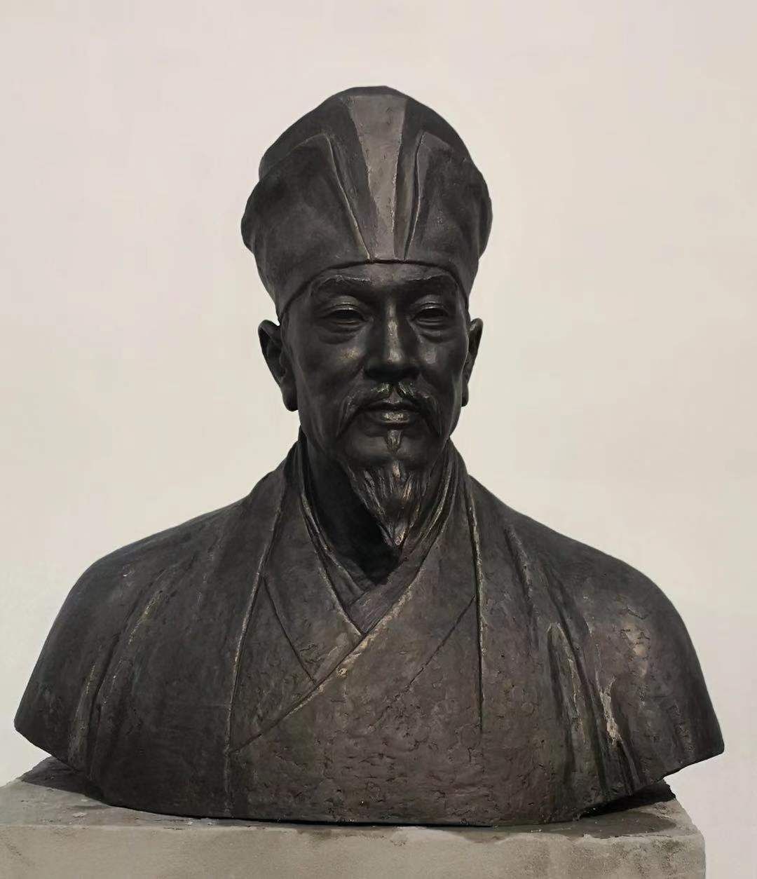  塑像|这位扬州知府1000岁了，扬州雕塑家为他塑像