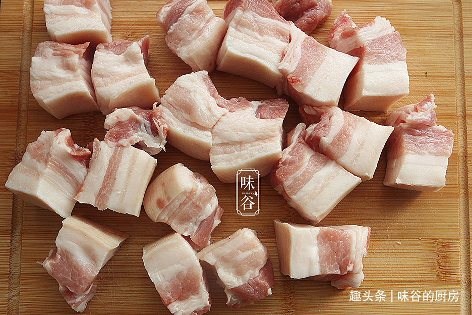 买五花肉，注意区分“上五花”和“下五花”，味道差很多，别乱买