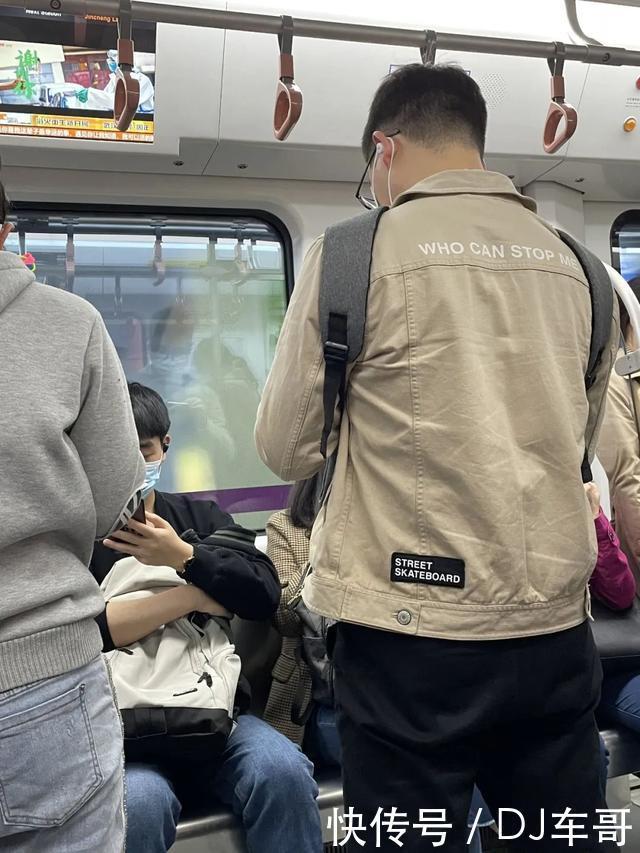 文化|当代年轻人的后背，不是火罐，就是文化