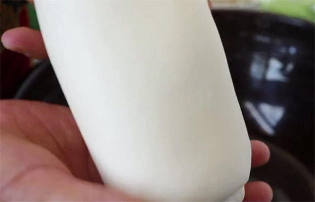 想吃刀削面不用去饭店,手把手教你在家就能做,方法超简单