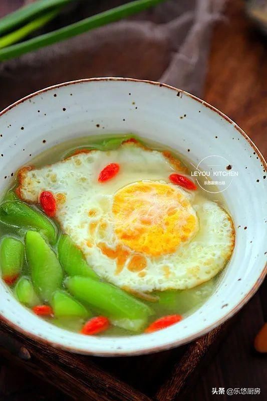 丝瓜煎蛋汤|入伏后多喝这碗汤，清热消暑，几步上桌，做法看看就会