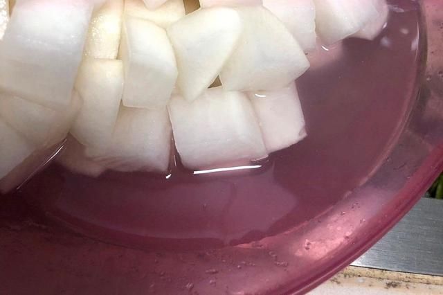  大鱼大肉|泡萝卜简单又快速的做法，酸甜爽口，开胃下饭，大鱼大肉也不怕腻