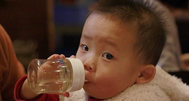 李蕾|三胞胎个子都矮小!医生:这食物比泡面还伤脾,难怪积食不长个