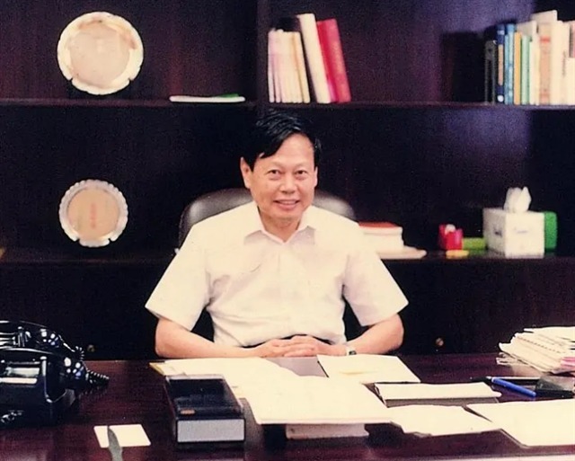 杜聿明#2004年,杨振宁和启功谈书法:我岳父杜聿明的字也很好