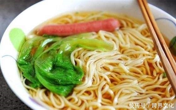常吃面条到底对身体好不好?专家讲出了实话,记得告诉家人