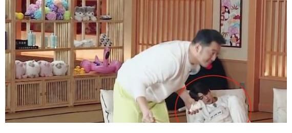 跑男|“力不从心”的《跑男》：以前是打鸡血，现在却被骂“躺着赚钱”