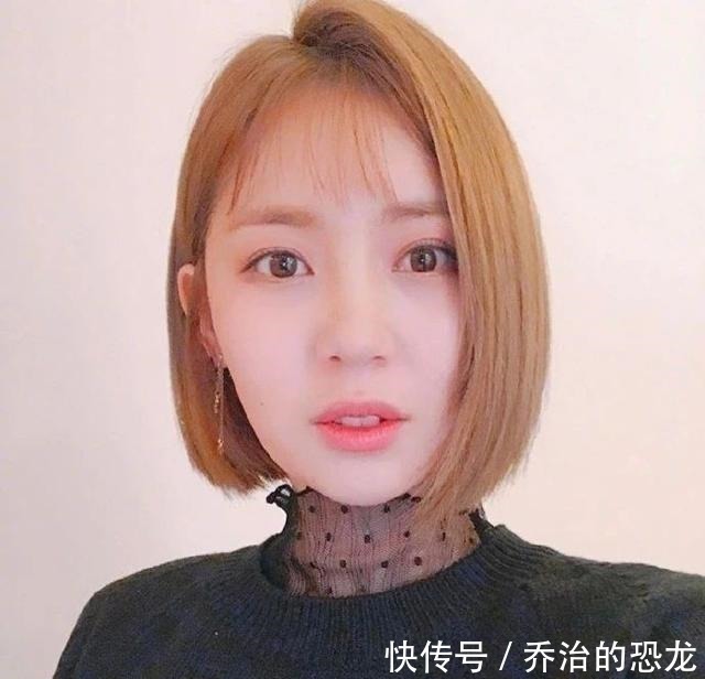 脸型 想拥有女神级偏分发型，不要忘记做这两件事，修饰脸型更有高级感！