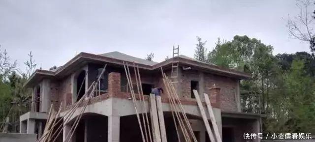 地基|赚钱了,要回家盖一栋这样的别墅,带开放式车库,让邻里都来羡慕