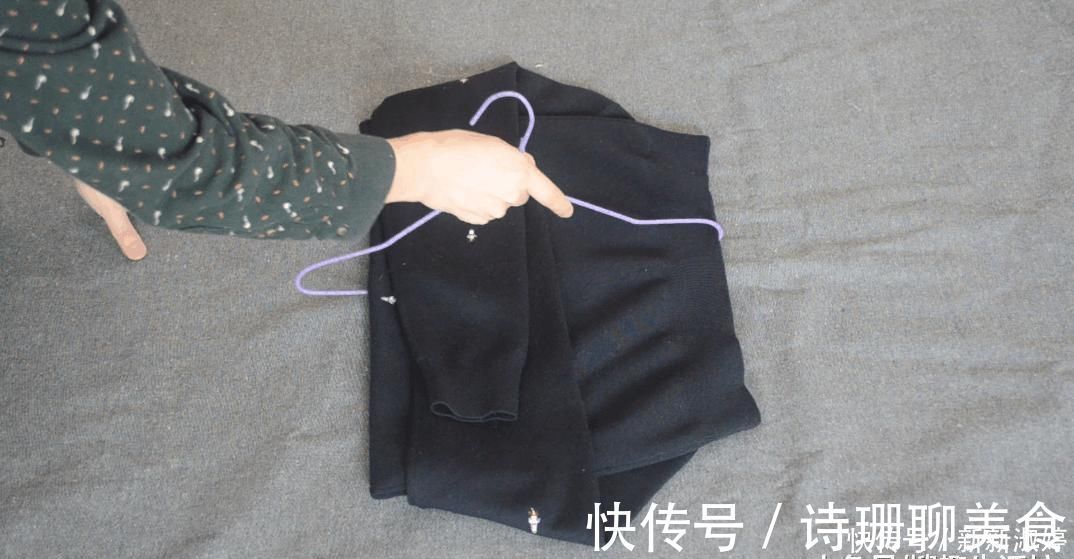 肩部|这才是挂毛衣的正确方法, 挂多久肩部都不会变形, 方法简单又实用