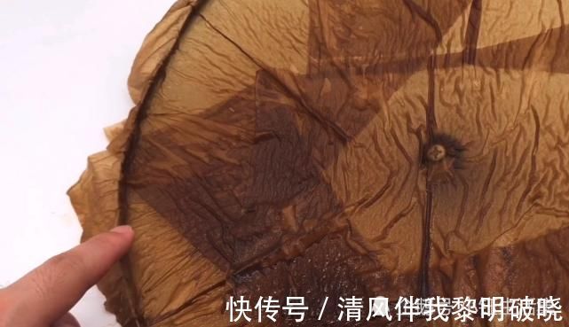 锅盖脏了不用钢丝球擦，教你一个清洁妙招，缝隙都洗得干干净净