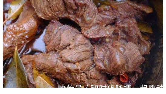 为何卤牛肉卖得比鲜牛肉便宜？商贩不小心说漏嘴，网友：被套路了！