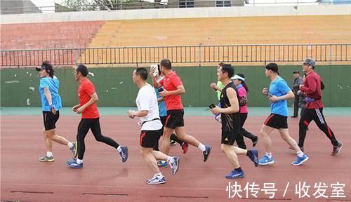 心肺功能|坚持睡觉前深蹲50次，能得到哪些好处？不论男女，可以试试