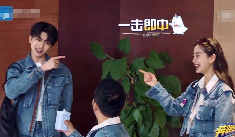 蔡徐坤出場李晨夸他瘦了，沙溢夸他帥了，但baby的贊揚(yáng)他最愛聽