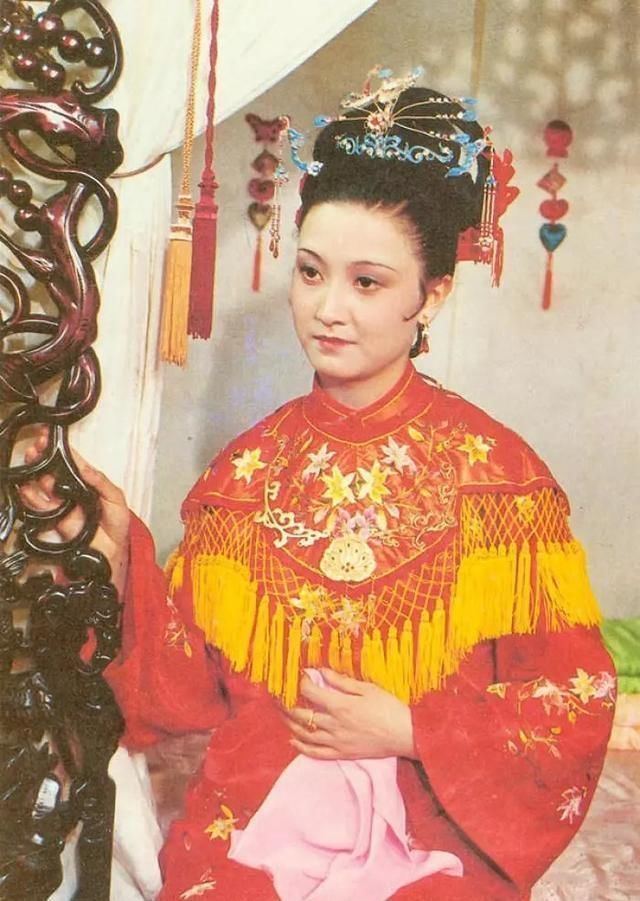 迎春|红楼梦迎春死后,暴露出贾元春的一大尴尬