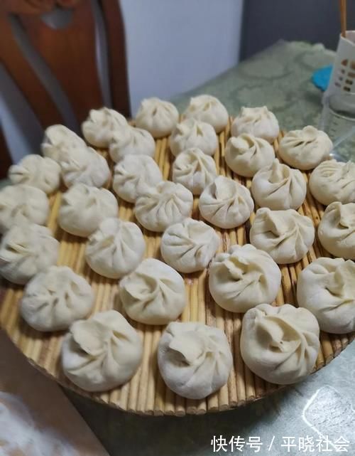 蒸馍|发面时酵母是放面粉中还是放温水中和面？有什么区别？