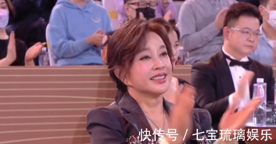 北影节颁奖礼晚会刘晓庆发言获全场鼓掌,陈道明一句话逗笑巩俐
