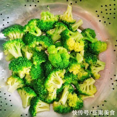 西兰花|低脂低卡蟹味菇爆炒西兰花??夏日必备减肥餐