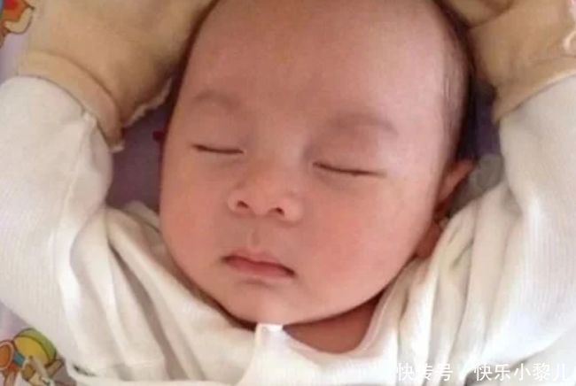 家长|宝宝有点“笨”家长别急，婴儿在6个月前学会简单技能，就算达标