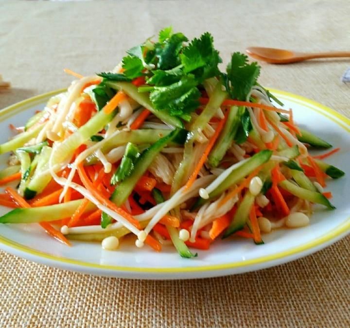 黄瓜和此物一起配，血管畅通了，大肚子平了，女性不想显老可试试