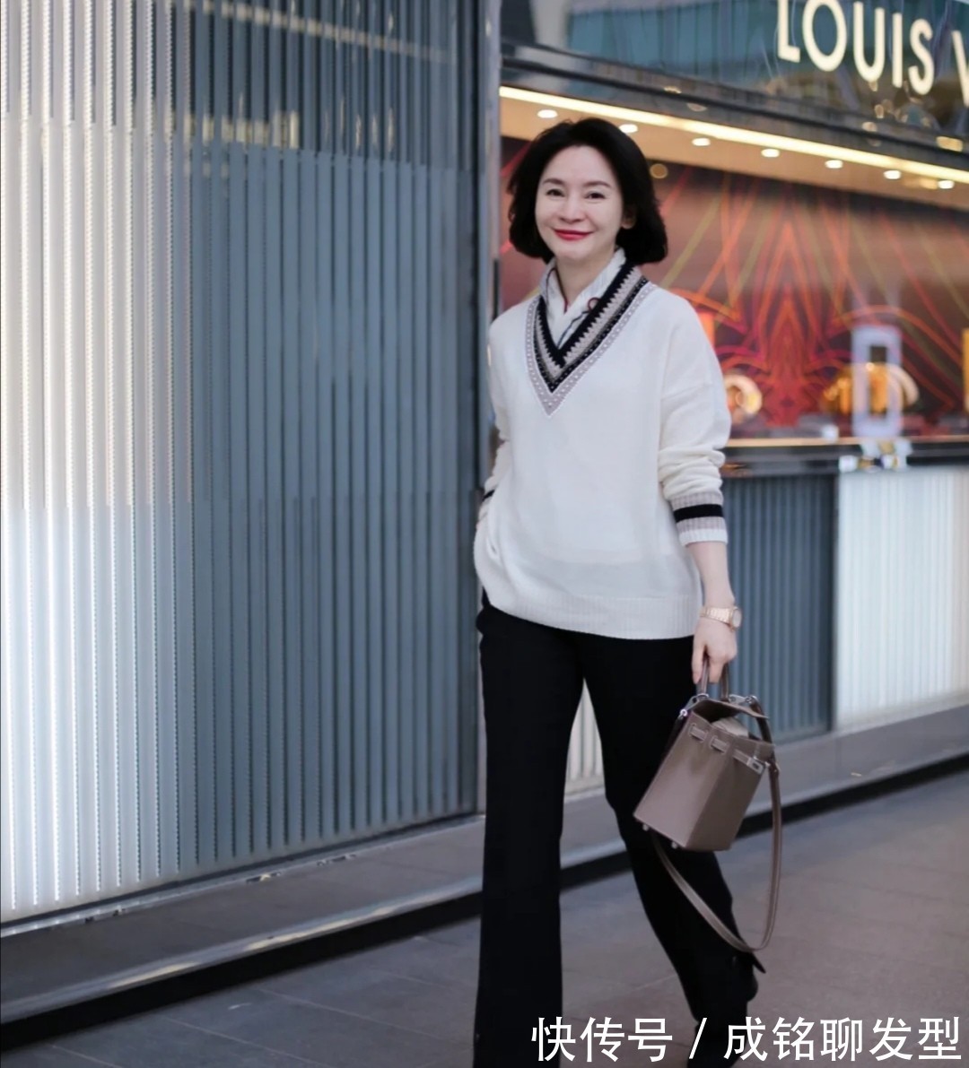 单品|这位五十多岁的妈妈好会穿!用三款单品穿出优雅气质,高级又减龄