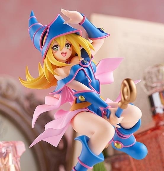 手办|游戏王童年女神黑魔导女孩手办 超赞的性价比 两张票子就能接回家