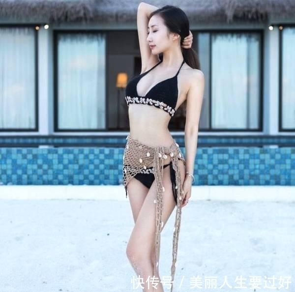 味道|比基尼泳衣的装扮,搭配紧身衣很韩范的味道