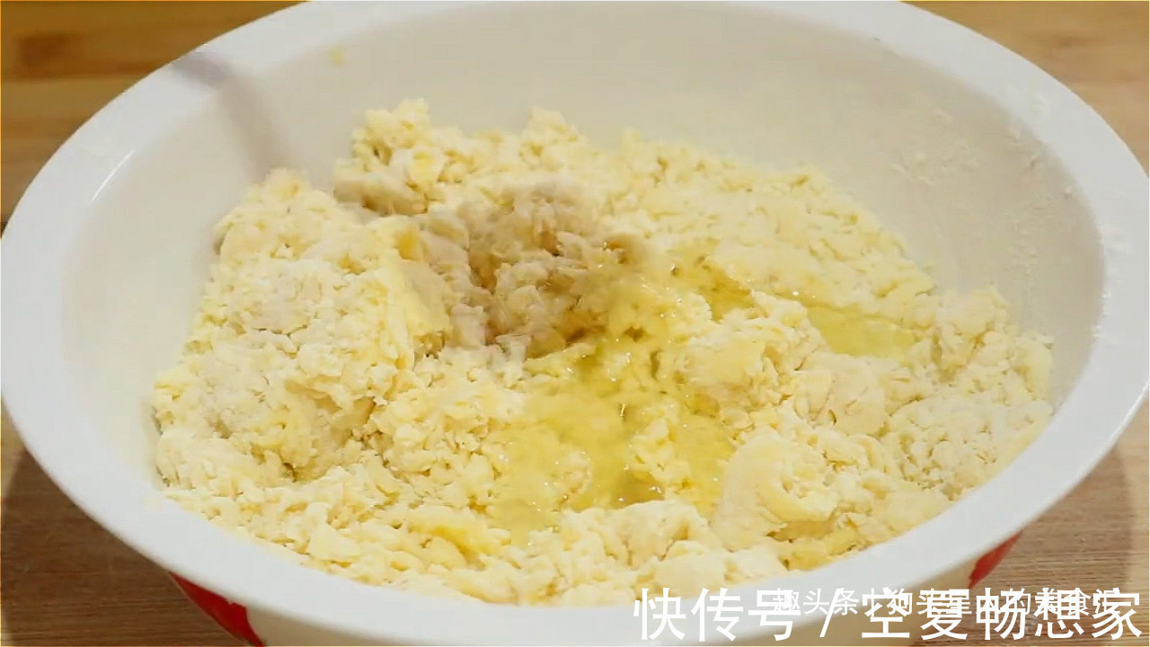 鸡蛋|面粉加鸡蛋的美味做法，外皮酥脆，层次丰富，看着都流口水
