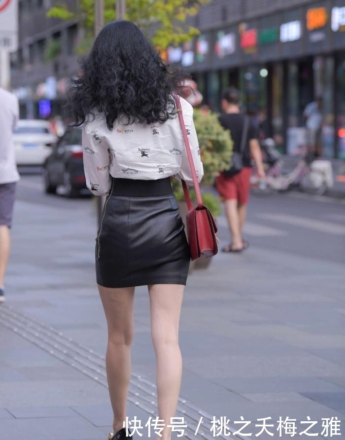 黑色|非常开朗的少女,散发着一股青春活泼的气息,感觉自己真的老了!