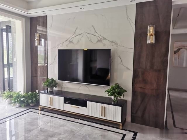飘窗|学她家装修,电视墙很大气,过道打柜子太实用了,全屋都很喜欢