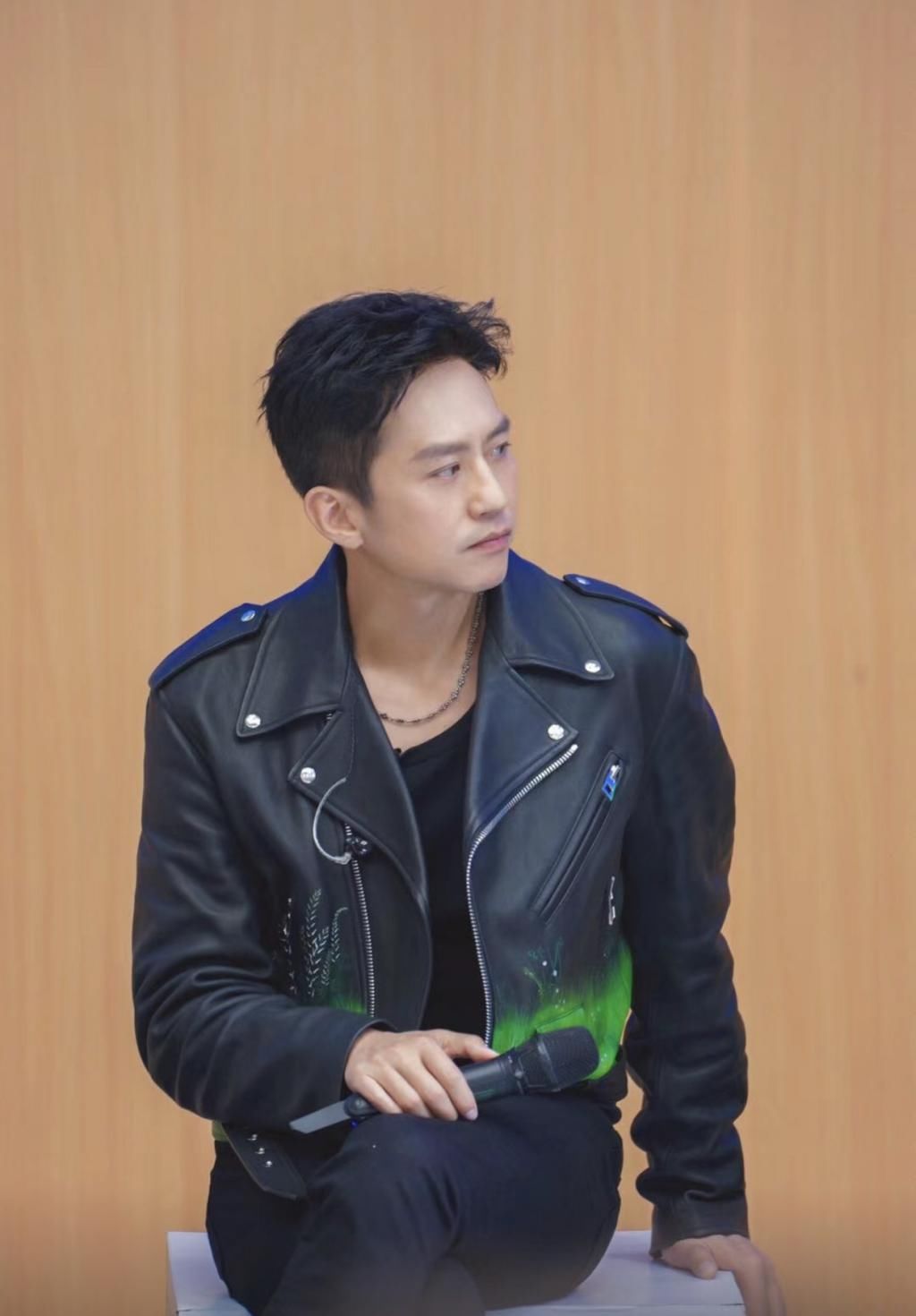 创造营孩子真敢问，问宁静退团问邓超为何自信，92号学员认真了