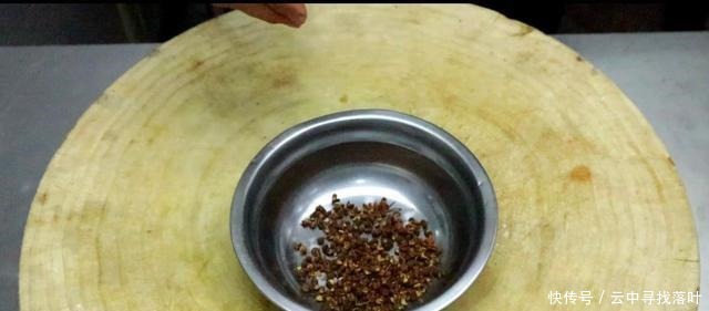 美食推荐辣子鸡,麻辣鲜香,吃一口根本停不下来