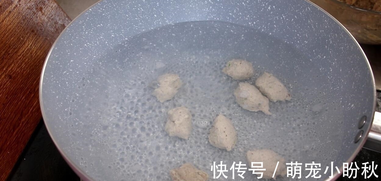 清洗干净|秋天,睡眠不好要常喝这汤,做法简单营养高,煮一大锅好喝又解馋