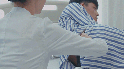 |搞笑GIF趣图妹子你在我面前摇啥呀,都摇晕了!