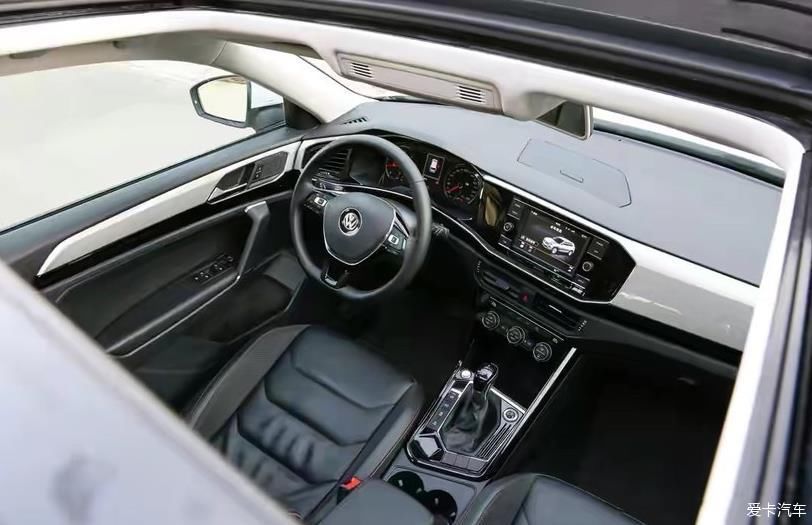 老年|走进富有年味的周庄