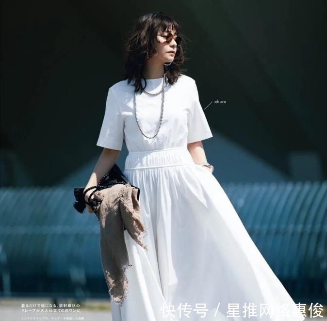 气场|日本太太的“轻熟风”穿搭,简单大方,用“极简”审美,穿出气场