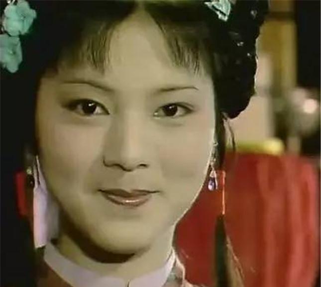 凤姐@红楼梦:贾母与王夫人最激烈的一次冲突,贾母恨不得手撕王夫人