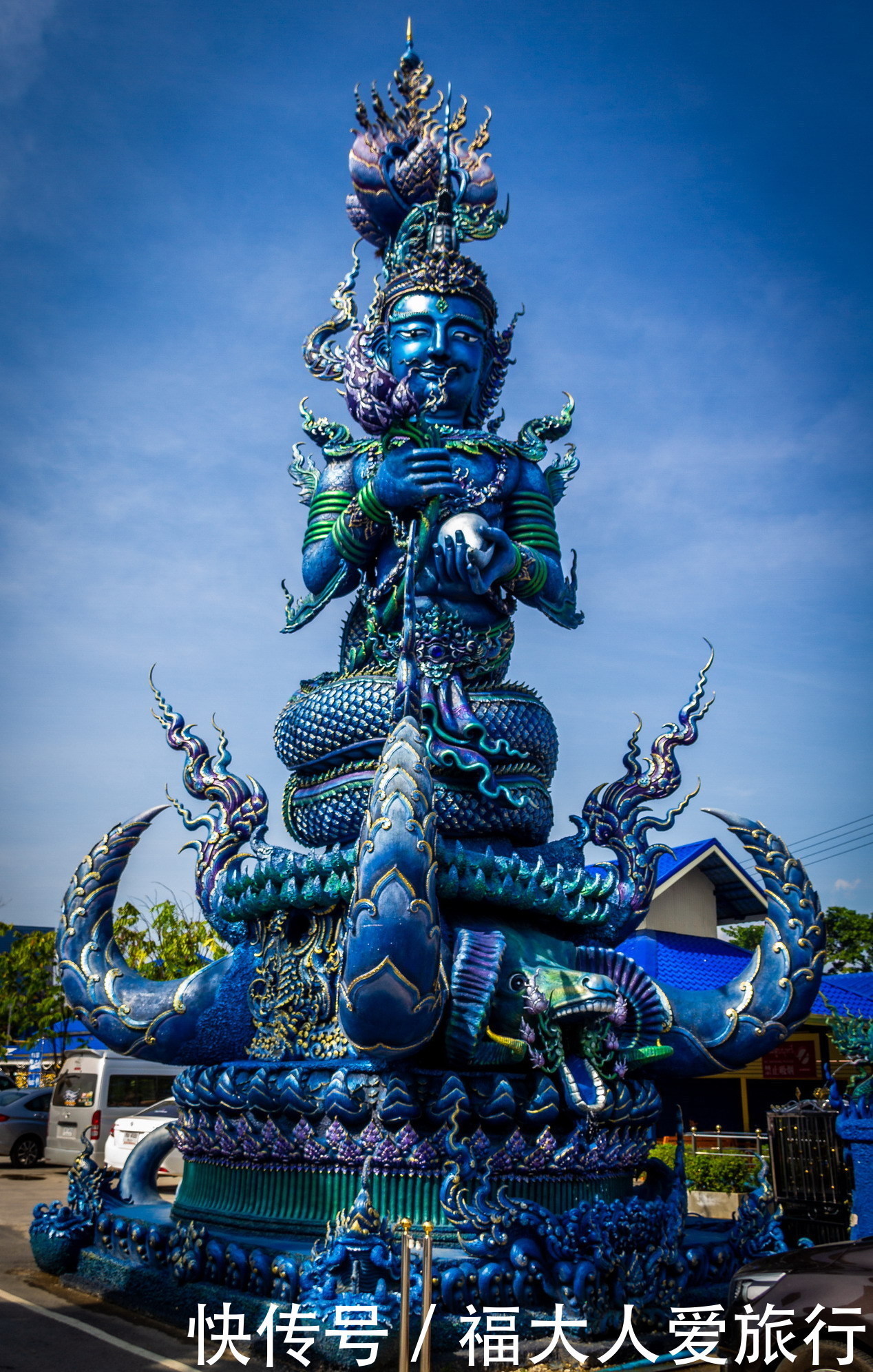 高贵|泰国有三座色彩寺庙，黑庙深沉白庙圣洁，蓝庙高贵低调少有人知