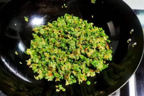 角丁|夏季，辣椒茄子靠边站，最该吃它，买来切丁裹上面粉煎一煎，真香