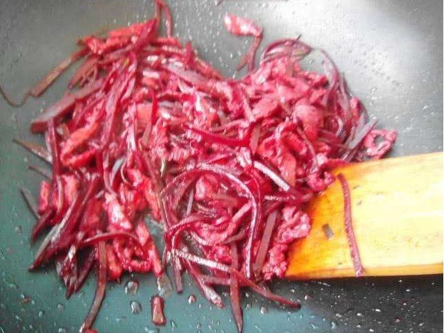 养颜|女人宁可少吃点肉,也不要错过此菜,补血又养颜,肌肤像冻龄