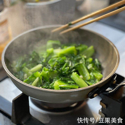 #东古家味美食# 清炒油麦菜