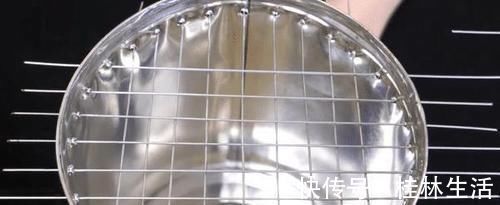 蚊香架|奶粉罐不要扔,在上面打几个孔放房间里,全家人都喜欢用