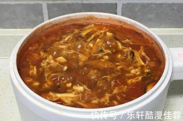 金针菇|对付秋老虎,不妨多喝这汤,5元煮一大锅,清肠刮油,鲜香又营养