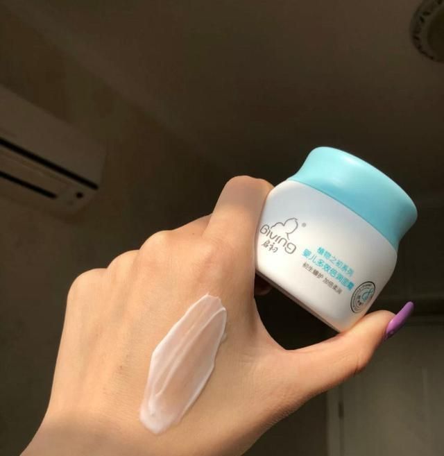 启初|便宜却好用的护肤品,这4种才是“万年青”,火了多年还很流行!