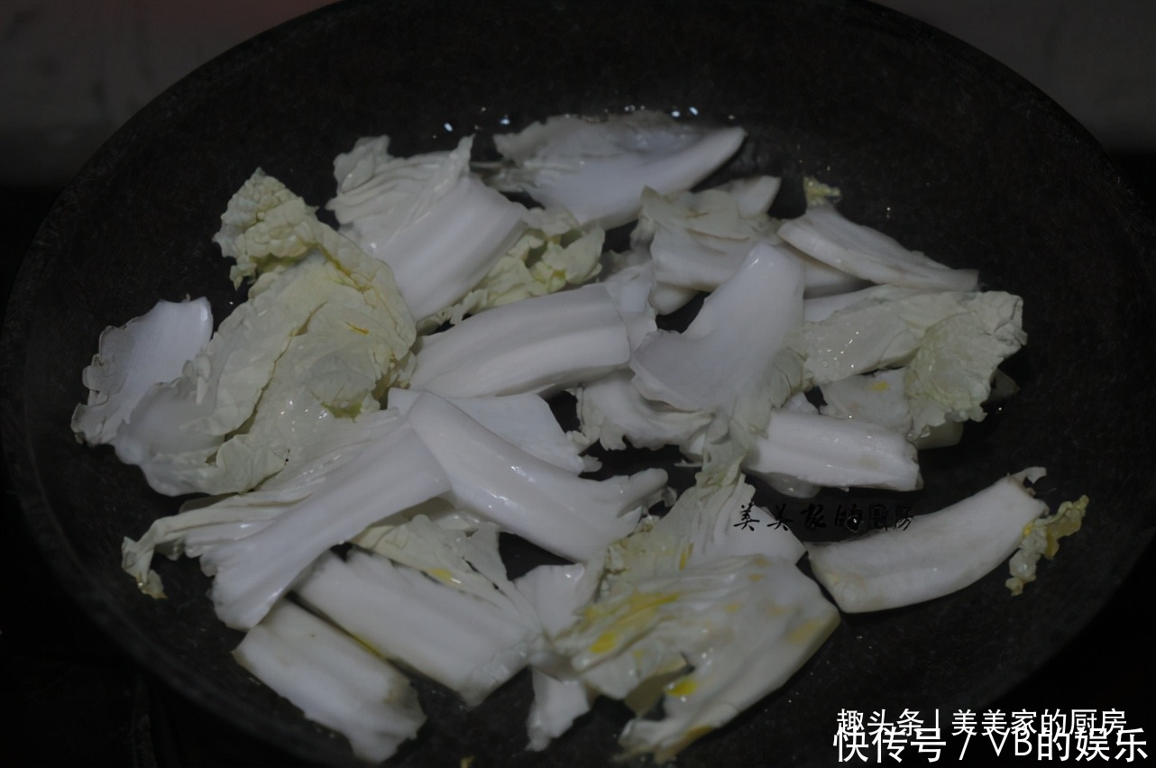  天气寒冷，我最近爱上了此物，平民价格高享受，一碗下肚浑身暖